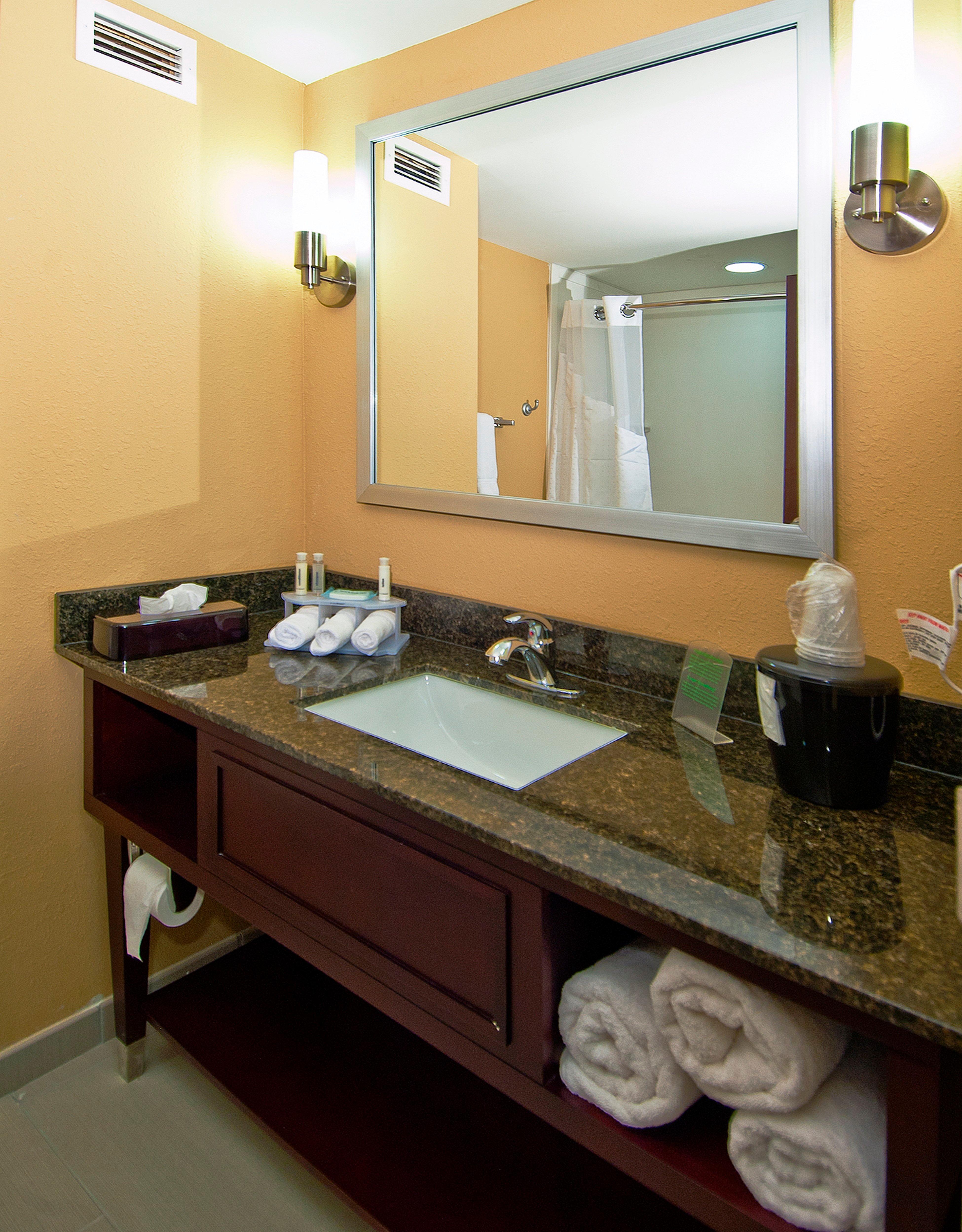 Holiday Inn Express & Suites Jackson/Pearl International Airport Exterior photo